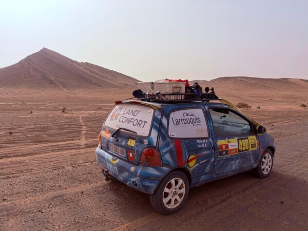 WhatsApp Image 2026-03-13 at 07.44.4855 Location de Twingo préparée pour le Twingo Raid Maroc (Durée de la course)